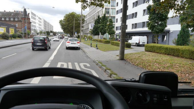 ESWE Verkehr zieht positive Zwischenbilanz zu Frontkameras in Linienbussen ESWE Verkehr zieht positive Zwischenbilanz zu Frontkameras in Linienbussen