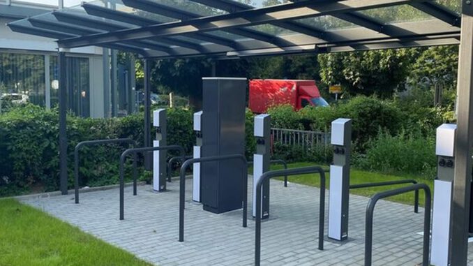 Fahrradstation am Elsässer Platz ergänzt Parkhaus mit Lade- und Serviceangebot Fahrradstation am Elsässer Platz ergänzt Parkhaus mit Lade- und Serviceangebot