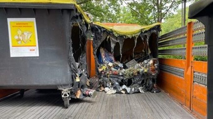 Häufung von Mülltonnenbränden in Wiesbaden belastet Entsorger und Einsatzkräfte