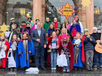 Mende empfängt Sternsinger im Rathaus und lobt Engagement gegen Kinderarbeit