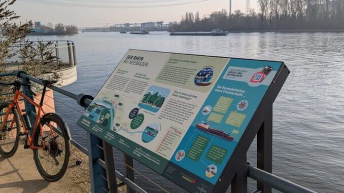 Neun Informationstafeln erklären Natur, Industrie und Geschichte an Wiesbadener Ufern Neun Informationstafeln erklären Natur, Industrie und Geschichte an Wiesbadener Ufern