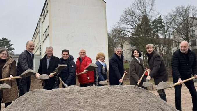 Wiesbaden erweitert Kohlheckschule mit Mensa, Ganztagsräumen und neuer Sporthalle Wiesbaden erweitert Kohlheckschule mit Mensa, Ganztagsräumen und neuer Sporthalle