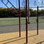 Wiesbaden erweitert Sportplatz Amöneburg um Calisthenics Station und Basketballkorb